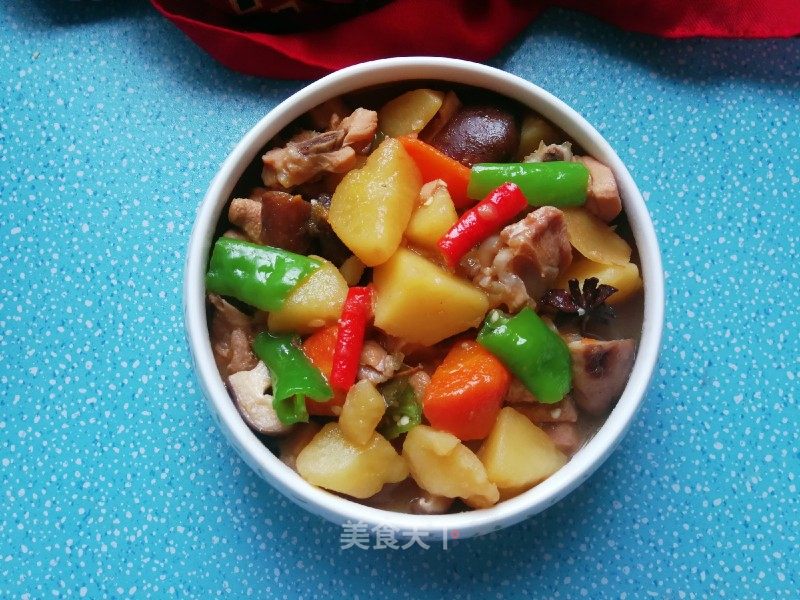 胡萝卜香菇土豆炖鸡腿的做法_胡萝卜香菇土豆炖鸡腿怎么做_一溪月的菜谱_美食天下