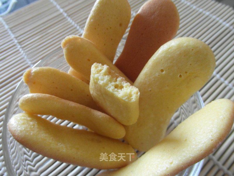 手指饼干的做法_手指饼干-低糖无油平底锅制_手指饼干怎么做_鑫淼淼食记的菜谱_美食天下