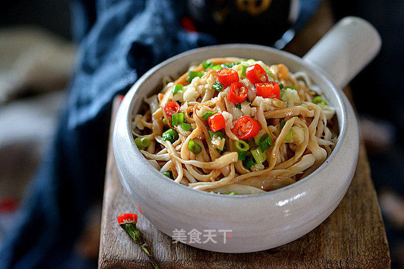 凉拌手撕杏鲍菇的做法_凉拌手撕杏鲍菇怎么做_1粗茶淡饭1的菜谱_美食天下