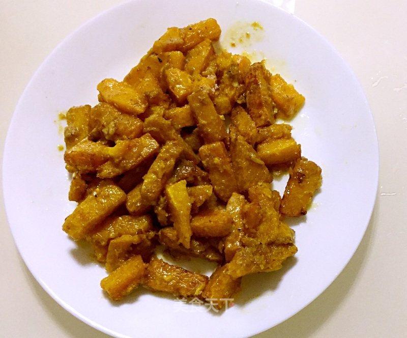 咸蛋黄焗南瓜的做法_咸蛋黄焗南瓜怎么做_张小默餐桌的菜谱_美食天下
