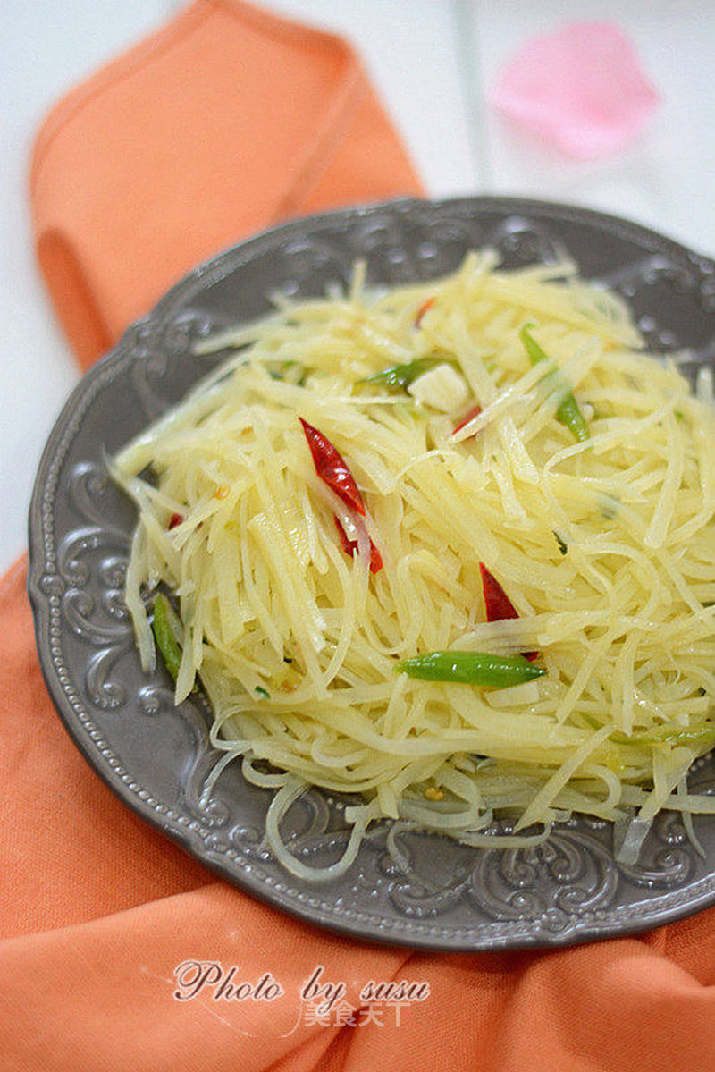 酸辣土豆丝的做法_简单的美味——酸辣土豆丝_酸辣土豆丝怎么做_舒舒的厨房的菜谱_美食天下