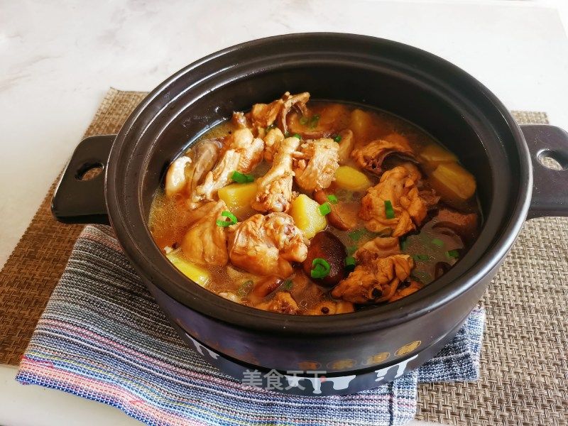 香菇土豆炖鸡块的做法_香菇土豆炖鸡块怎么做_琴韵优雅的菜谱_美食天下