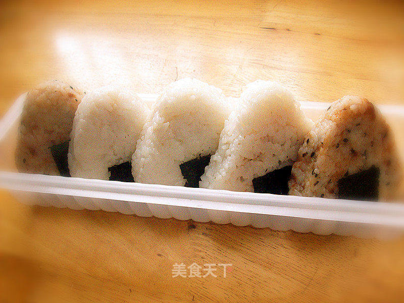 日式饭团的做法_一锅饭的两种味道——日式饭团_日式饭团怎么做_菜谱_美食天下