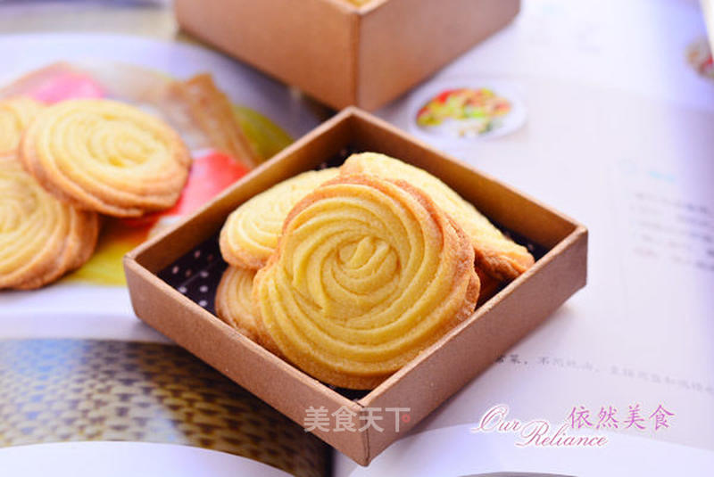 香酥曲奇的做法_可口小零食–香酥曲奇_香酥曲奇怎么做_依然美食的菜谱_美食天下