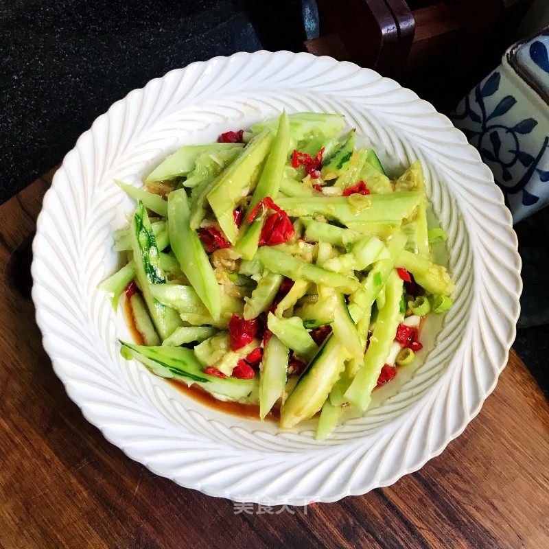 蒜泥拍黄瓜的做法_蒜泥拍黄瓜怎么做_米拉Miira的菜谱_美食天下
