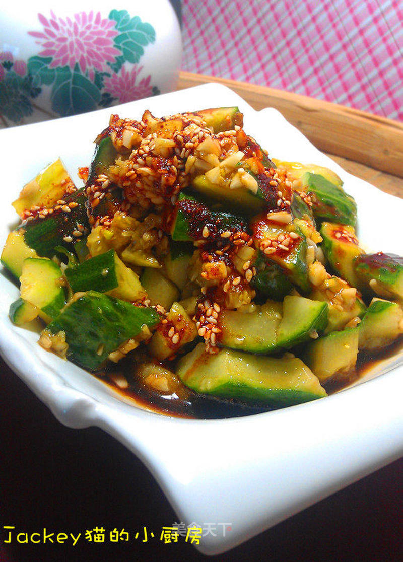 拍黄瓜的做法_拍黄瓜怎么做_Jackey猫的菜谱_美食天下