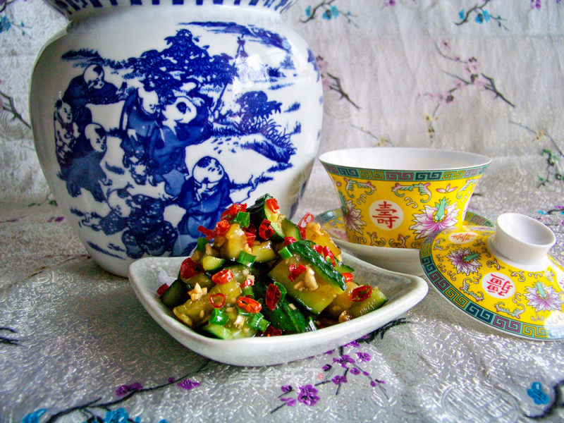 刀拍黄瓜的做法_刀拍黄瓜怎么做_猫眼食话的菜谱_美食天下