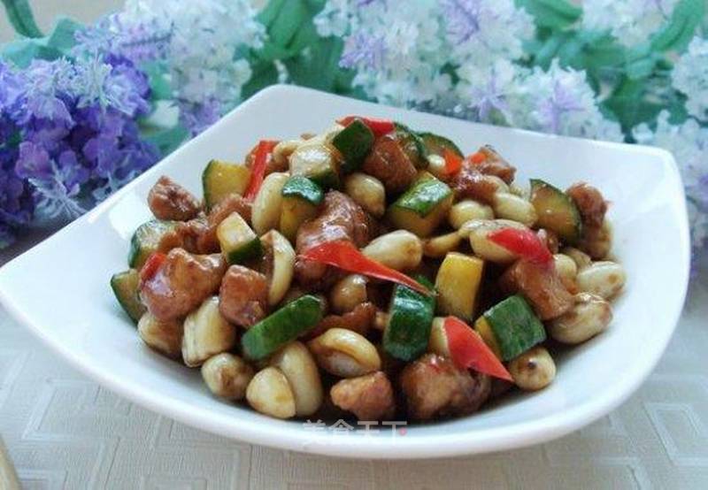 酱爆黄瓜鸡丁的做法_酱爆黄瓜鸡丁怎么做_菜谱_美食天下