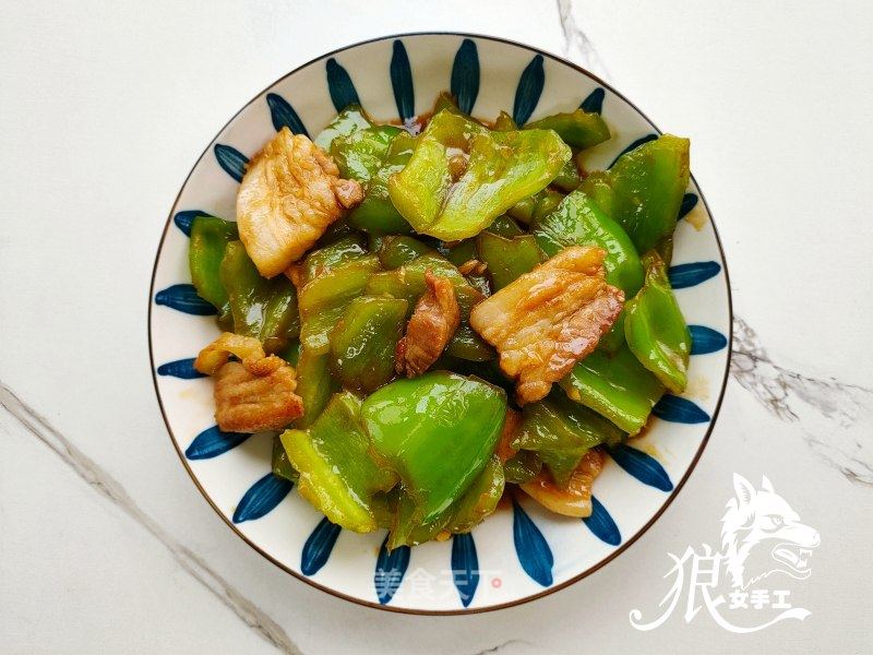 青椒炒肉片的做法_青椒炒肉片怎么做_狼女的菜谱_美食天下