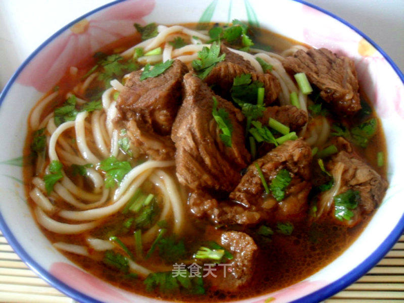 红烧牛肉面的做法_红烧牛肉&手擀面_红烧牛肉面怎么做_菜谱_美食天下