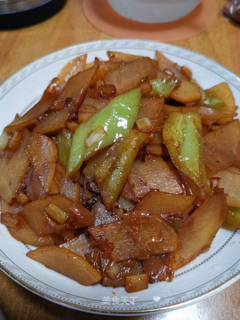 尖椒土豆片的做法_尖椒土豆片怎么做_罐头食堂的菜谱_美食天下