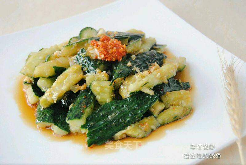 手拍黄瓜的做法_手拍黄瓜怎么做_爱生活的馋猫的菜谱_美食天下