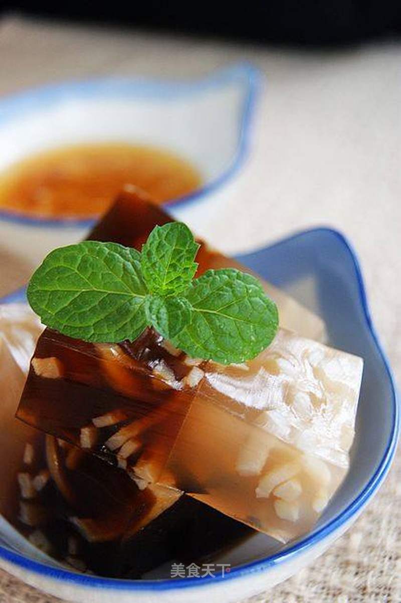 双色皮冻的做法_【夏日小凉菜】:双色皮冻_双色皮冻怎么做_菜谱_美食天下