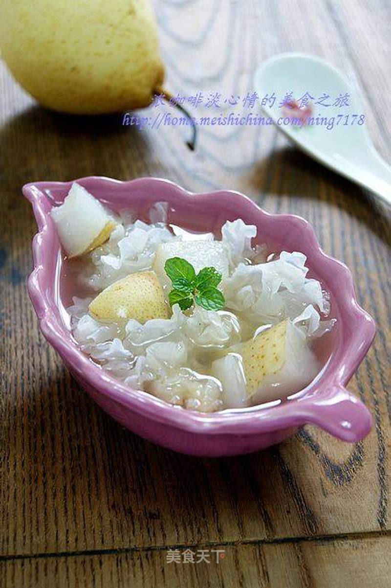 冰糖银耳炖雪梨的做法_冰糖银耳炖雪梨怎么做_浓咖啡淡心情的菜谱_美食天下