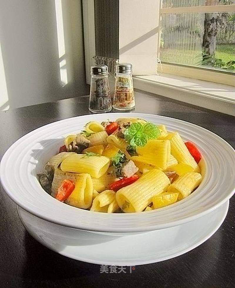 咖喱牛肉煮意粉的做法_咖喱牛肉煮意粉怎么做_菜谱_美食天下
