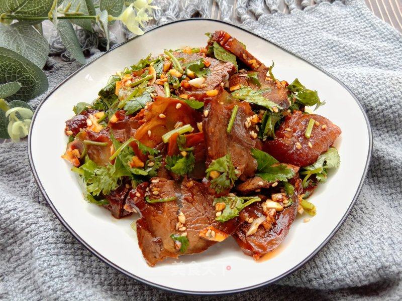 拌卤牛肉的做法_拌卤牛肉怎么做_笑笑昵的菜谱_美食天下