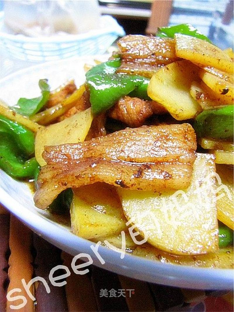 青椒土豆炒肉片的做法_青椒土豆炒肉片怎么做_菜谱_美食天下