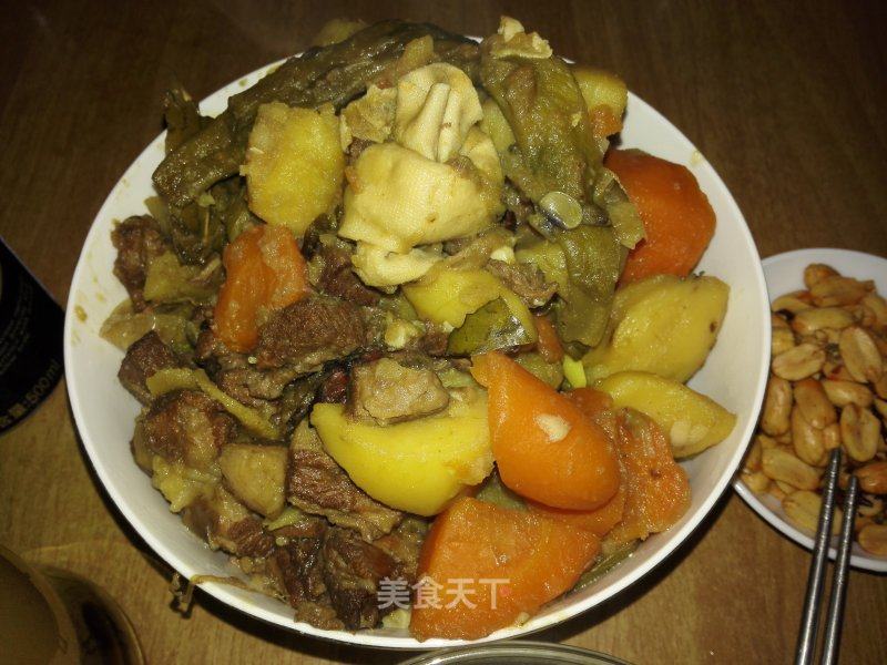 东北乱炖豆角的做法_东北乱炖豆角（土豆、胡萝卜、百叶结）_东北乱炖豆角怎么做_罐头食堂的菜谱_美食天下