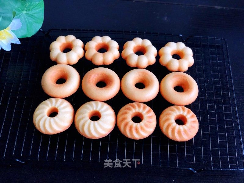 原味甜甜圈的做法_原味甜甜圈（玉米油版）_原味甜甜圈怎么做_美食妃英理的菜谱_美食天下