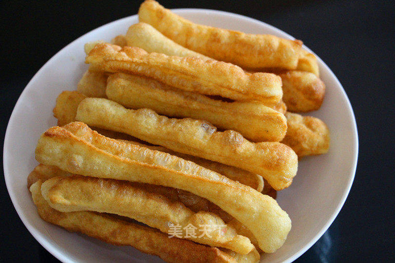 脆油条_简单上手脆油条_妖妖~🍒的菜谱_美食天下