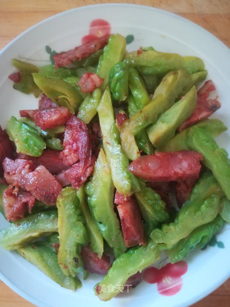 苦瓜炒香肠的做法_苦瓜炒香肠怎么做_美食家3998N_bkoa的菜谱_美食天下