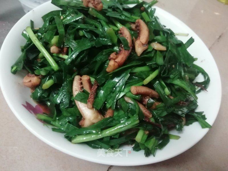 韭菜炒鱿鱼的做法_韭菜炒鱿鱼怎么做_💕xiaoyan🍒的菜谱_美食天下