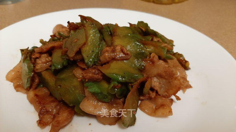 苦瓜炒肉片的做法_苦瓜炒肉片怎么做_SheryWong💐的菜谱_美食天下
